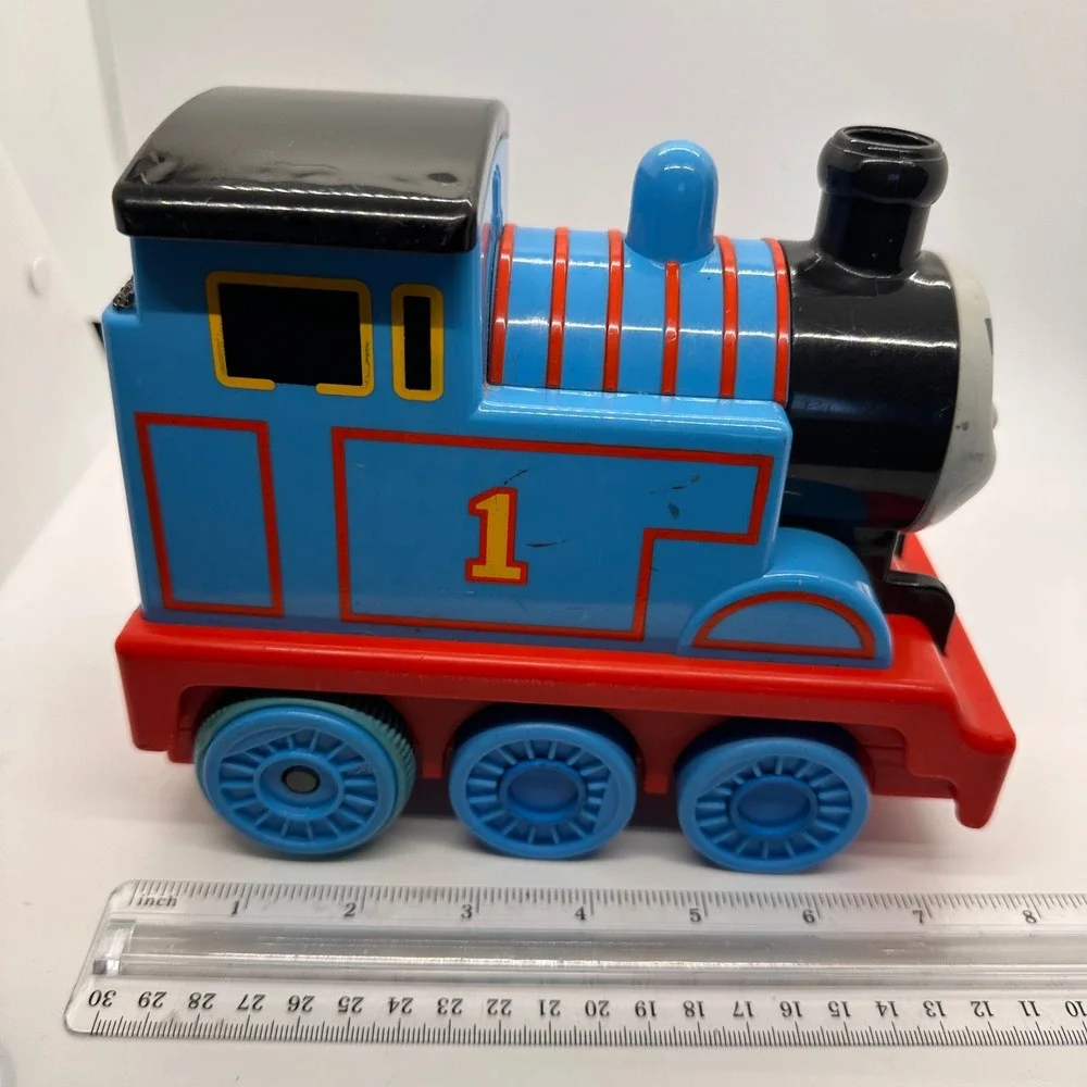 Thomas The Tank Engine Train Electric Toy Blue Red Face Lights‎ Sound Kids Play